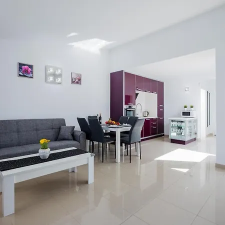 Island Village Prime 312 * אדחה